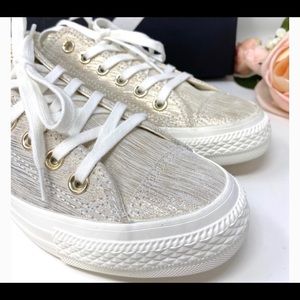 Converse women